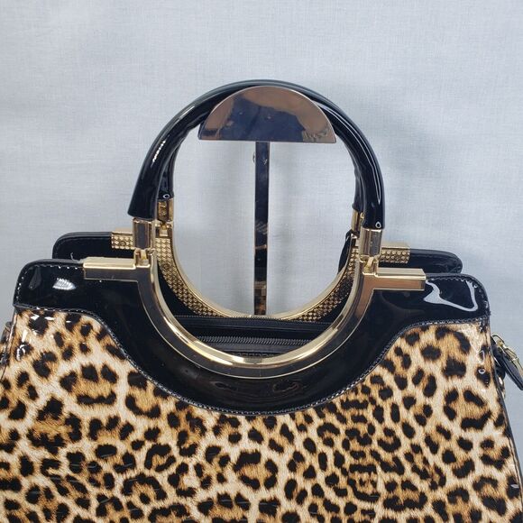 La Terre Fashion Limited Leopard Print Vega Leather Crossbody Hand Bag NWT - Picture 9 of 16